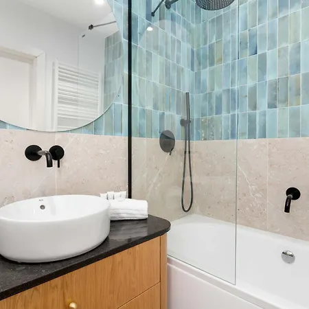 Stylish Deluxe 2 Bedrooms & Private Parking By Renters 아파트 그단스크