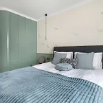 Stylish Deluxe 2 Bedrooms & Private Parking By Renters Gdansk