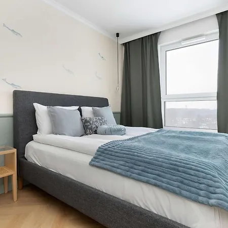 Stylish Deluxe 2 Bedrooms & Private Parking By Renters *