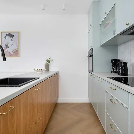 Apartment Stylish Deluxe 2 Bedrooms & Private Parking By Renters Gdansk