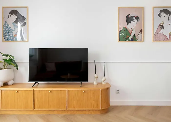 Stylish Deluxe 2 Bedrooms & Private Parking By Renters Apartament *