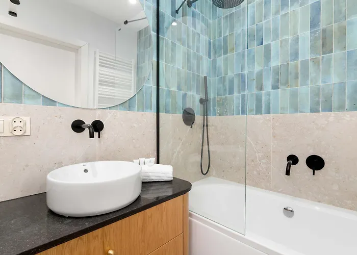 Stylish Deluxe 2 Bedrooms & Private Parking By Renters Appartement Gdańsk