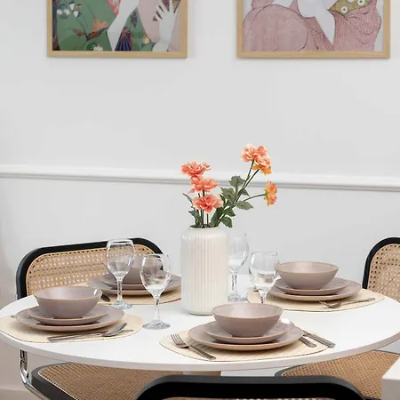 Stylish Deluxe 2 Bedrooms & Private Parking By Renters Gdańsk
